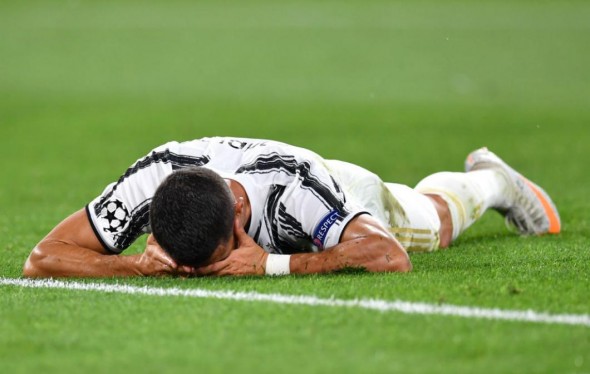 FOTO // Devastat, Cristiano Ronaldo a cedat nervos. Cum a fost surprins, după ce Juve a fost eliminată din Champions League